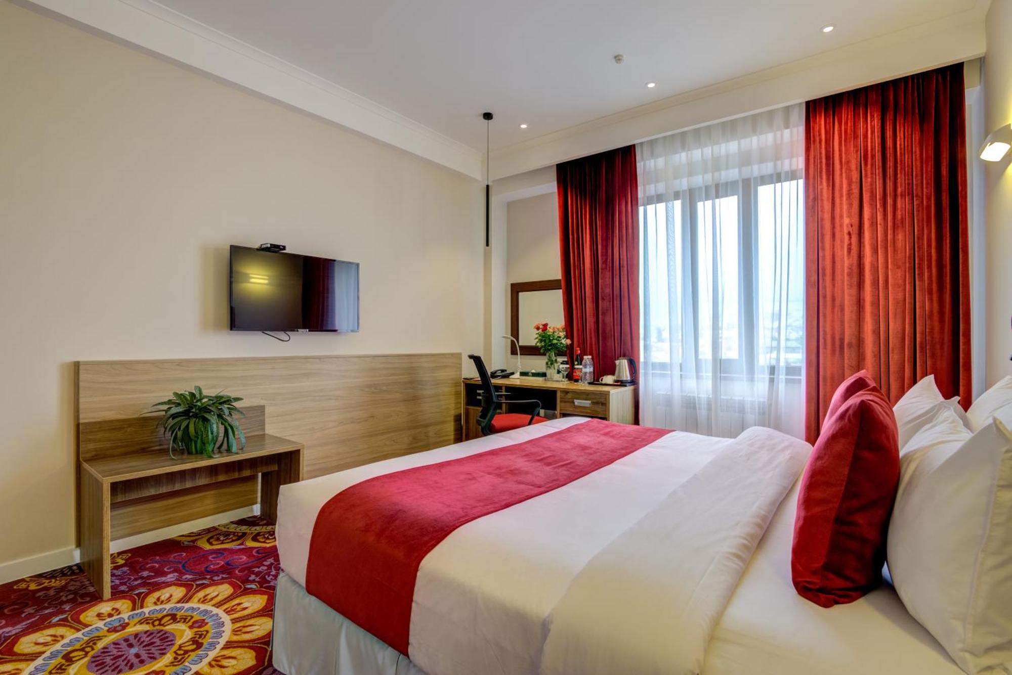 Garden Hotel & Spa Biszkek Zewnętrze zdjęcie