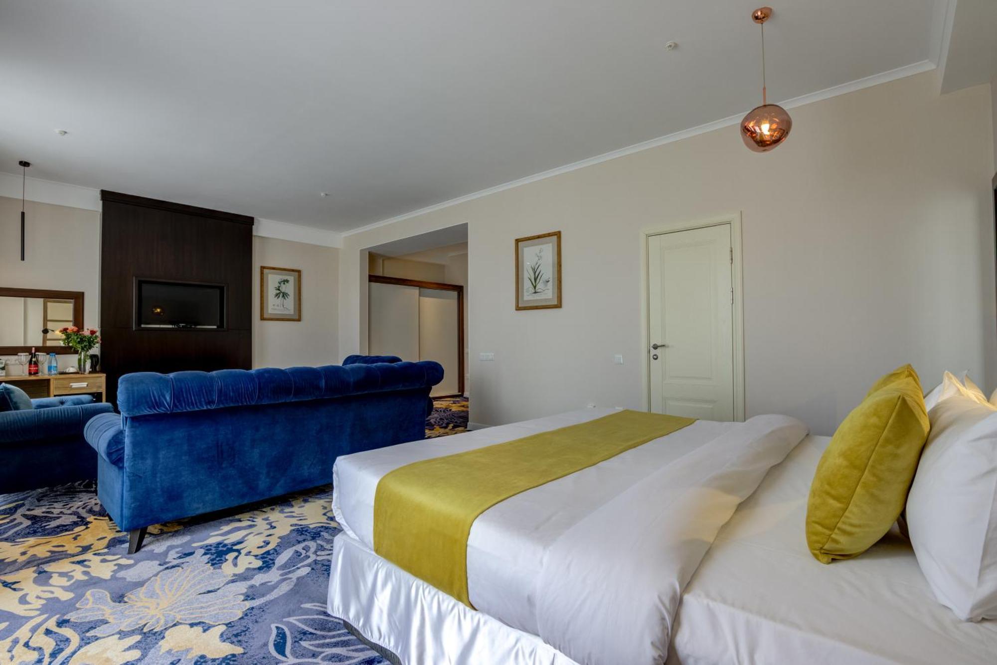Garden Hotel & Spa Biszkek Zewnętrze zdjęcie