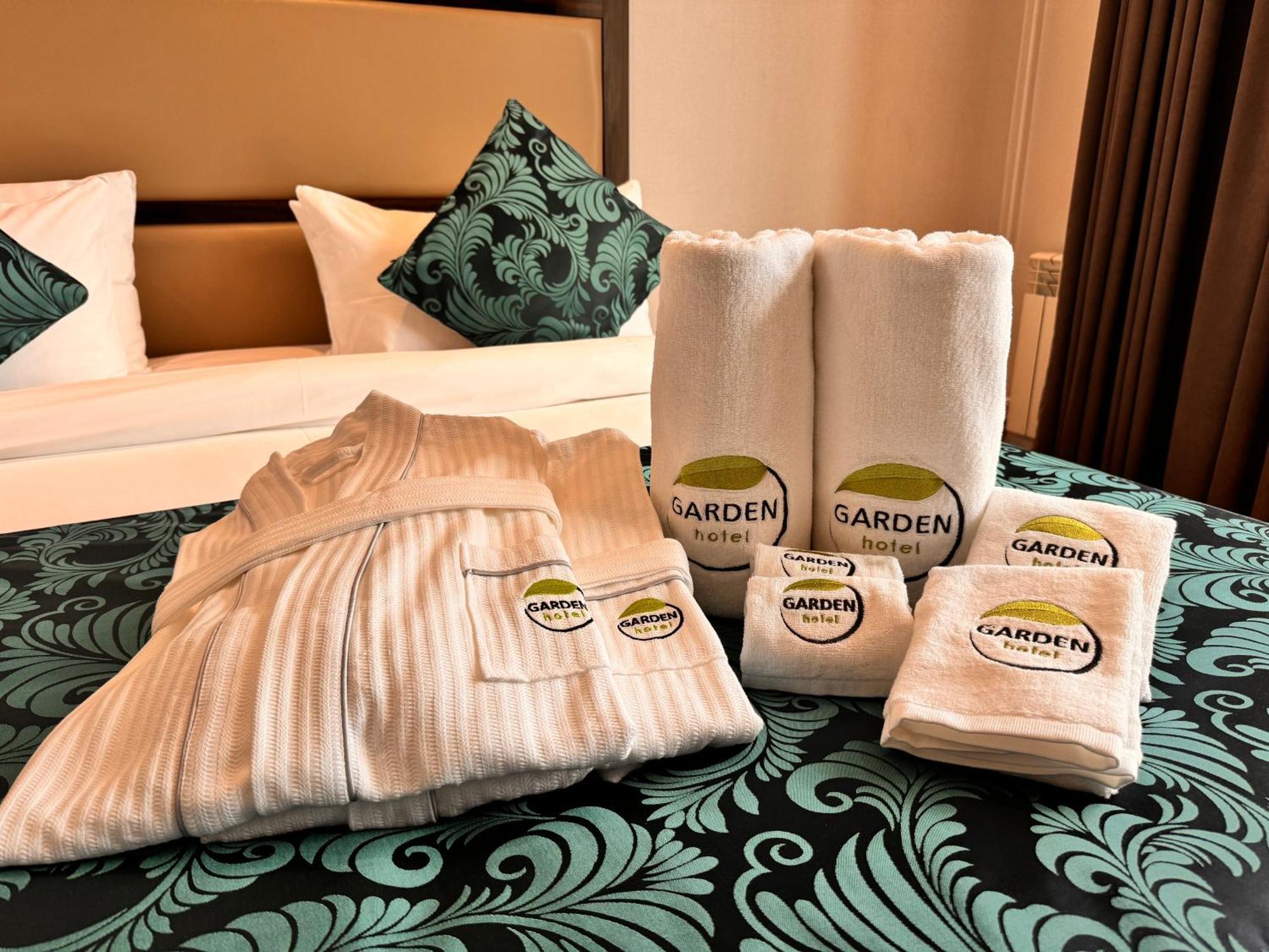 Garden Hotel & Spa Biszkek Zewnętrze zdjęcie