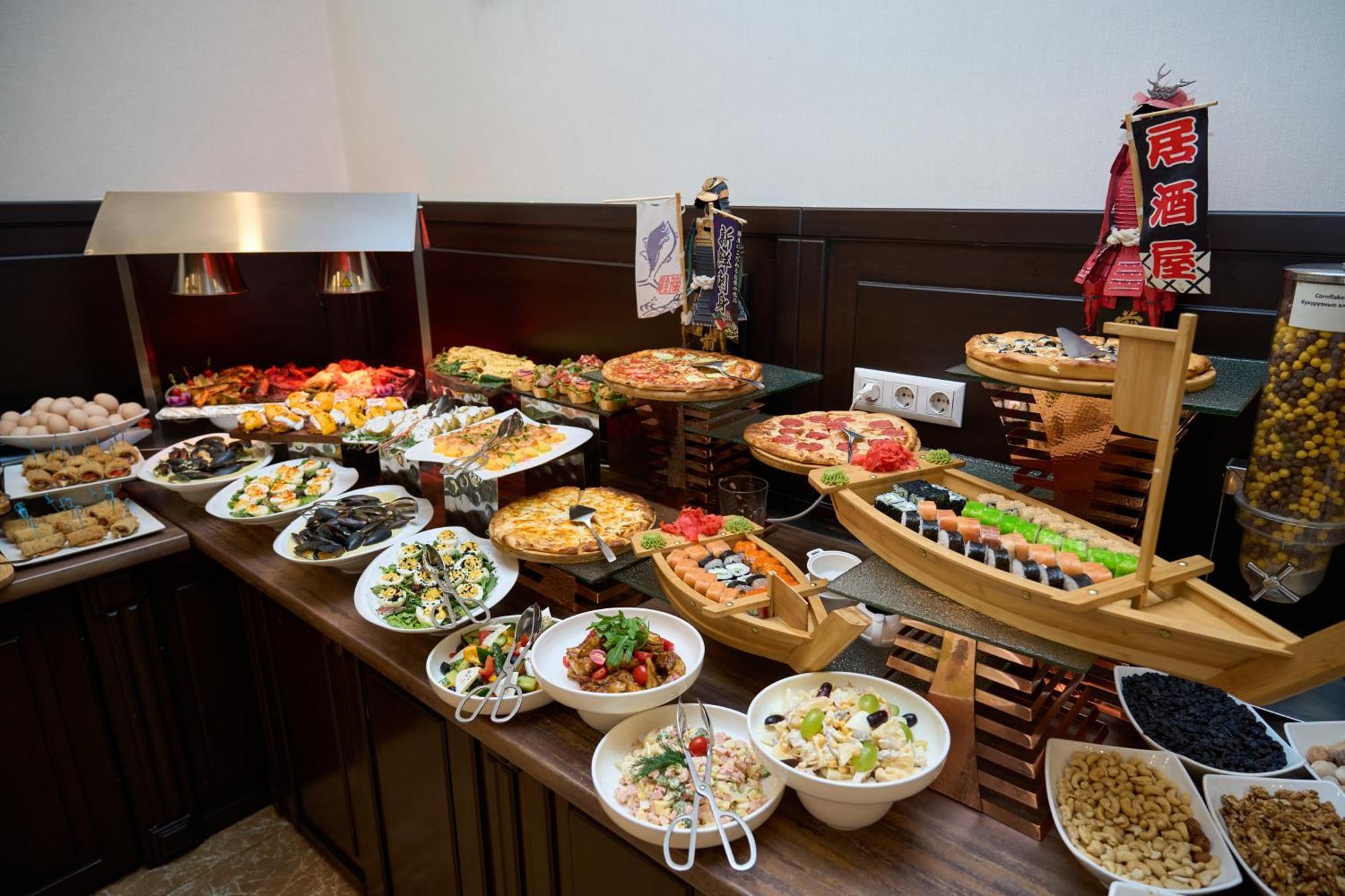 Garden Hotel & Spa Biszkek Zewnętrze zdjęcie
