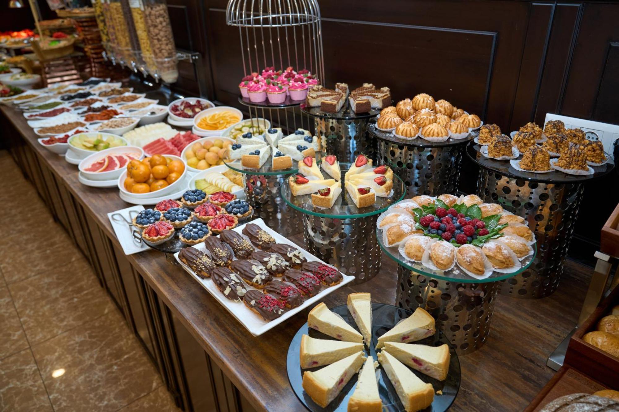 Garden Hotel & Spa Biszkek Zewnętrze zdjęcie