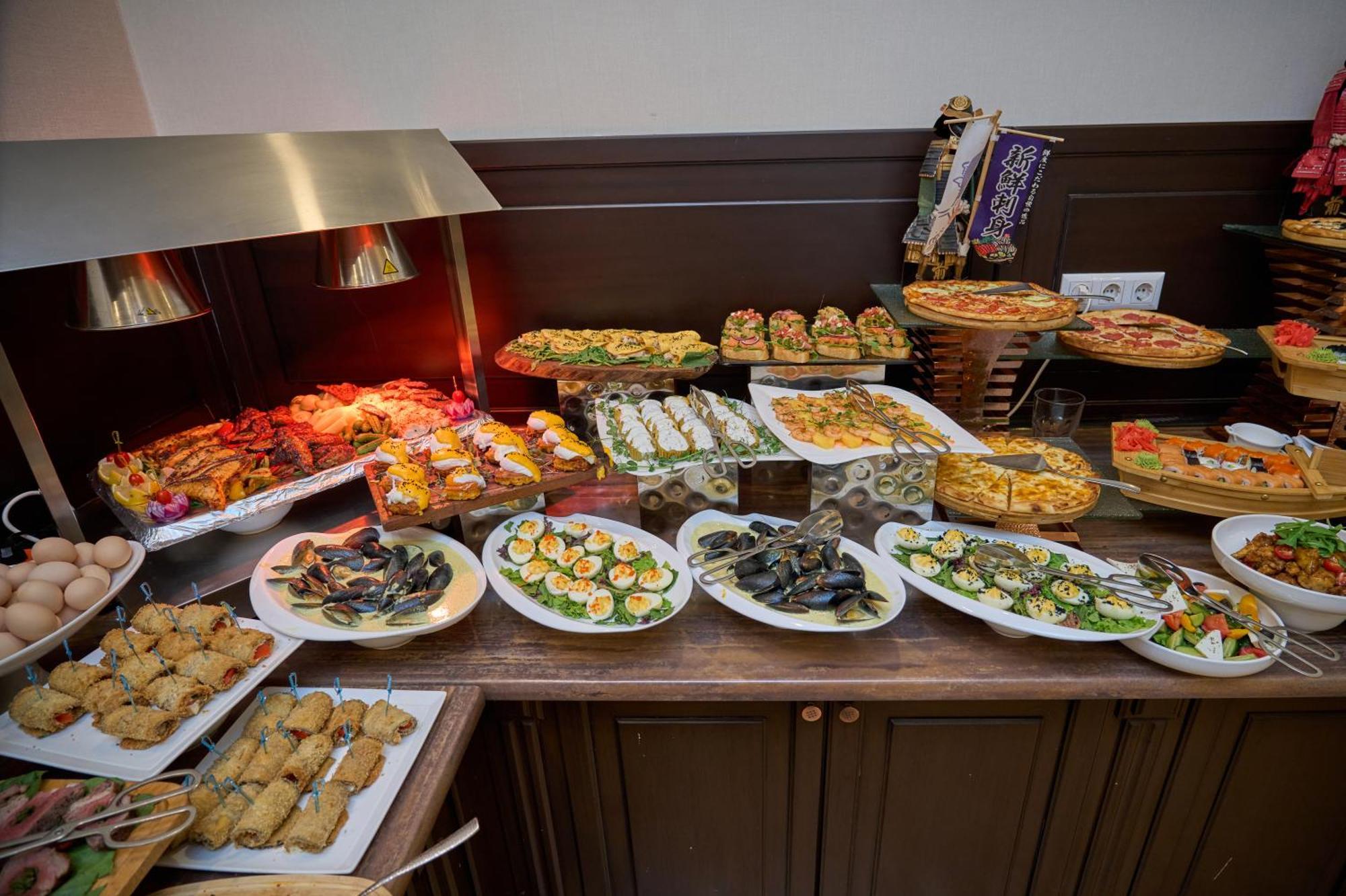 Garden Hotel & Spa Biszkek Zewnętrze zdjęcie