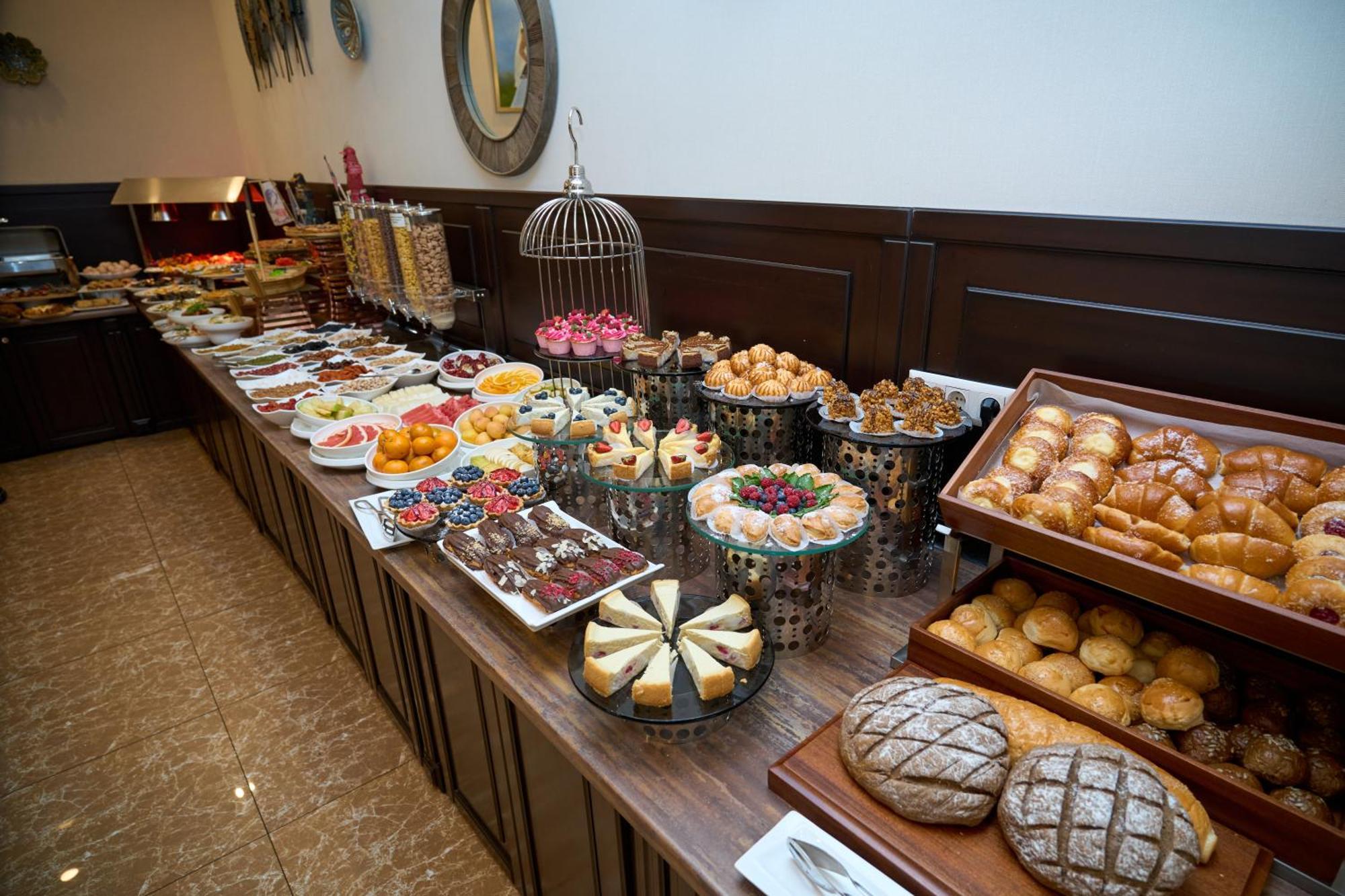 Garden Hotel & Spa Biszkek Zewnętrze zdjęcie