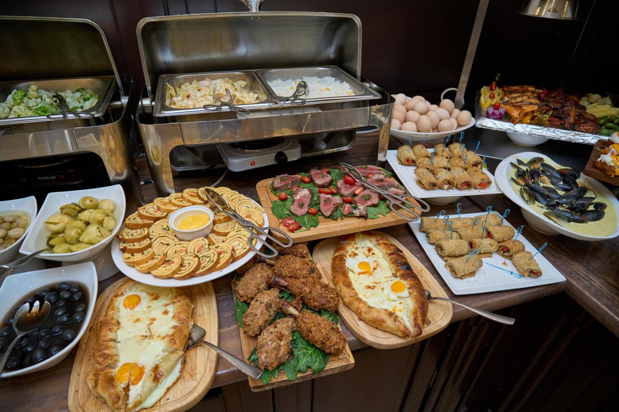 Garden Hotel & Spa Biszkek Zewnętrze zdjęcie